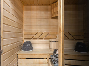 Апартаменты Lalapart Black Emerald с сауной в ЖК Савеловский Сити