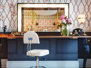 Отель AX The Palace