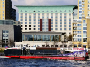 Canary Riverside Plaza Hotel