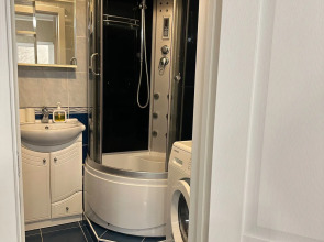 Апартаменты Уютные 2х комнатные недалеко от центра и метро