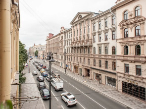 Апартаменты на Большом 13 Балкон