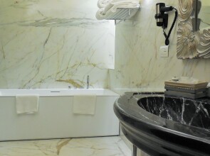 Отель MARECHIARO