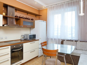 Квартира Двухкомнатная в тихом зеленом дворике