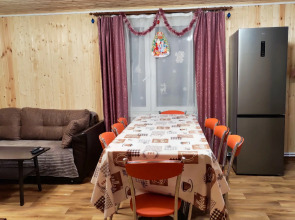 Коттедж с баней в сосновом бору у озера, рядом с турбазой Чайка