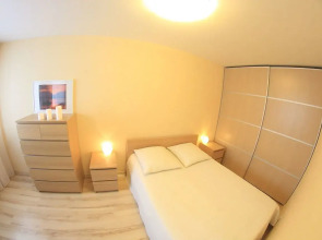 Квартира Уютная Двухкoмнaтная c Прекраcным Видом из Окна