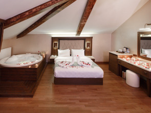 Курортный отель Sera Lake Resort