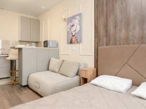 Апартаменты ApartHause с кофемашиной  рабочим местом и стильным дизайном