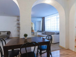 Апартаменты Двухкомнатные рядом с ТРЦ Планета