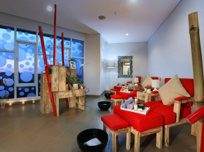 Отель Neo Denpasar