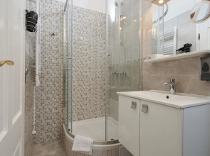 Palace Central Square