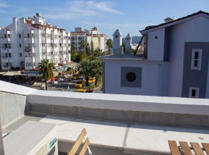 Отель Aloha Suites