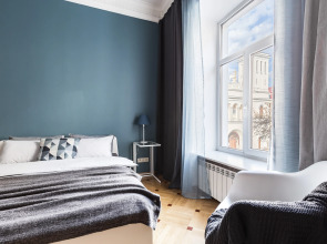 Апартаменты Avenue 180 кв.м с видом на Большую Конюшенную Улицу и Церковь Петра и Павла