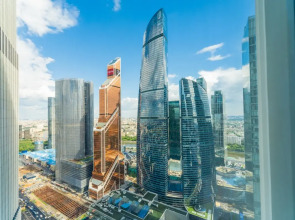 Уютная студия с видом на башни