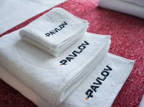 Апартаменты Pavlov Бордовая