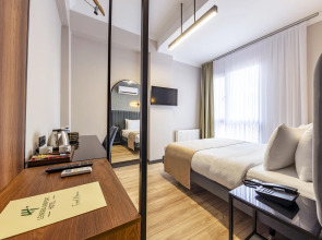 Lenora Airport Hotel