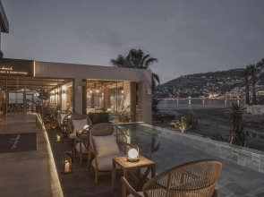 En Vie Beach Boutique Hotel