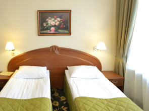 Отель Cronwell Inn Стремянная