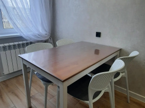 Квартира Двухкомнатная на Александрова 18