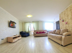 Апартаменты 1комн 3хместный стандарт Нефтяники!