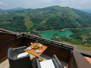 Курортный отель Sera Lake Resort