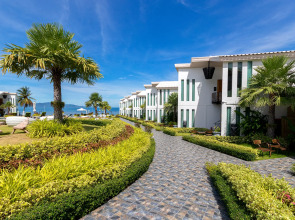 Отель Vannee Golden Sands Resort