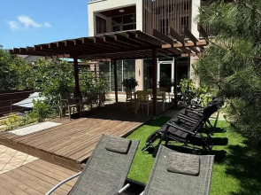 Частный Дом у Леса с Бассейном