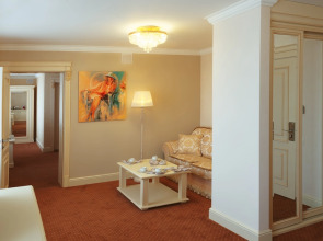 Отель Салют