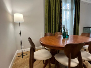 Квартира M.O.O.N APARTMENTS  Толе би Тулебаева кв 8 Центр