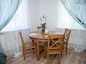 Частный Дом Уютный Дом в Тихом Центре Города для Семейного Отдыха