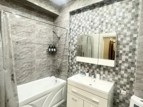 Квартира Просторная новая люкс в центре недалеко от моря