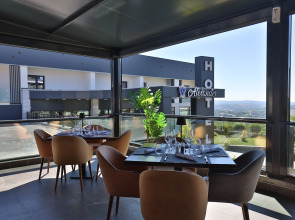 Отель Alexander Resort