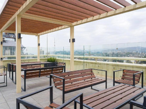 Апартаменты у Дендрария в ЖК Метрополь на самом высоком этаже, где есть бассейн