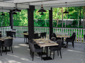 Отель ГК Ареда 1 - Mountain