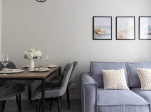 Апартаменты Red Apartments Арт Лайт Сити Шерли