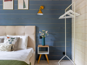 Частный дом в еловом лесу