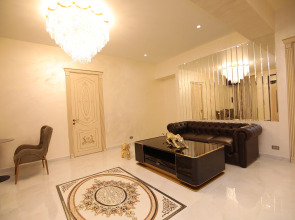 Отель Louvre Home