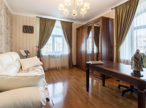 Апартаменты Большие красивые апартаменты напротив Кремля