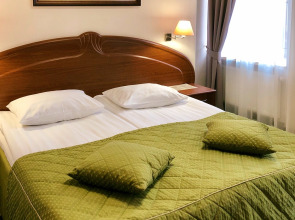 Отель Cronwell Inn Стремянная