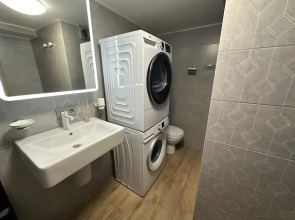 Апартаменты Двухуровневая студия с двумя санузлами в парке