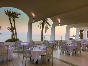 Курортный отель Hari Club Beach