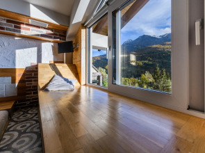 Апартаменты Оплот ETHNICA Дизайн Студия | 40м² | 3 Этаж Ваше Окно в Горы