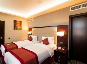 Отель Ramada and Suites by Wyndham Yerevan