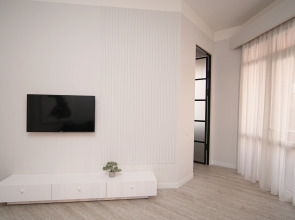 Апартаменты улучшенные в центре города от Sweet Home