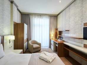 Отель Boulevard Side