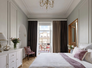 Апартаменты Minin Apartments с видом на Казанский собор 120 кв.м.