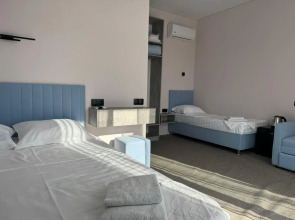 Отель SANDRO&MILANII