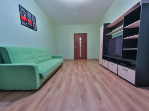 Апартаменты Двухкомнатная Квартира на Космонавте