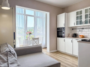 Квартира В Центре Города с Видом на Горы и Море — Как Дома, Tепло и Уютно!