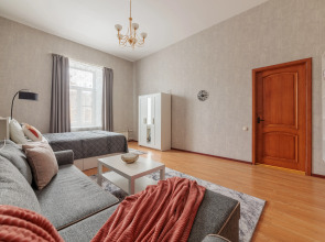 Апартаменты у Казанского Собора DereMRents ДереМРентс