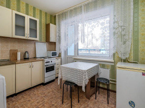 Квартира рядом с Мнтк им. Федорова и Ск Заря